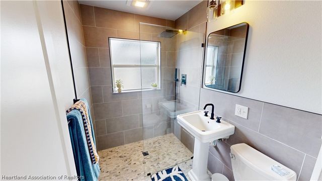 223 Cypress Point, Lorida, FL 33857
