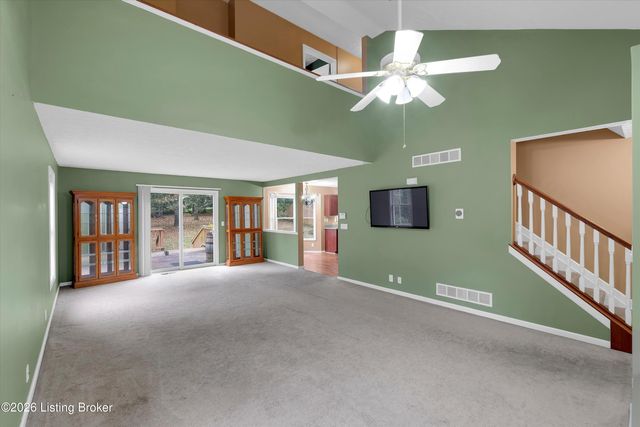 5304 Wild River Ct, Louisville, KY 40229