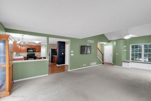 5304 Wild River Ct, Louisville, KY 40229