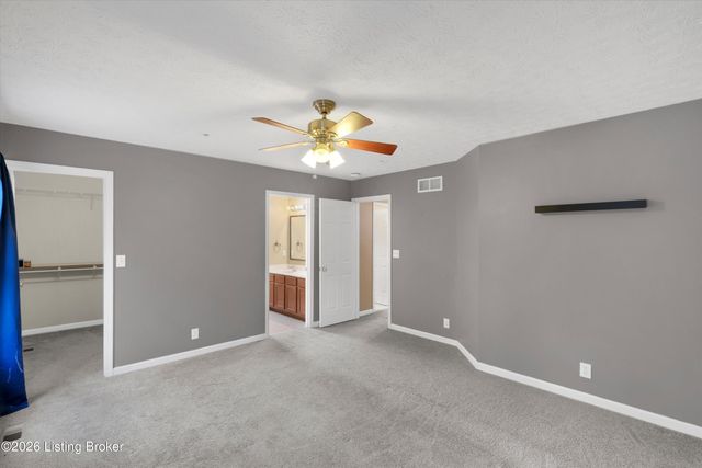 5304 Wild River Ct, Louisville, KY 40229