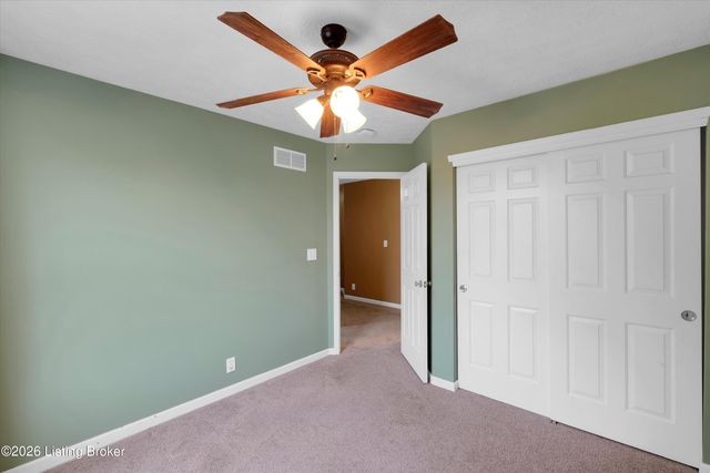 5304 Wild River Ct, Louisville, KY 40229