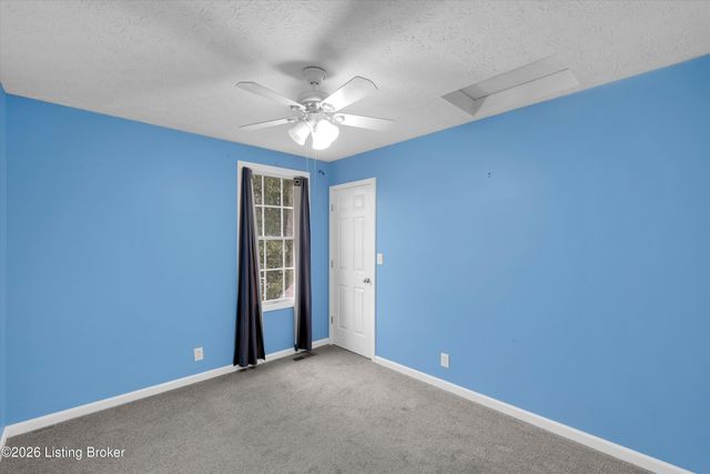 5304 Wild River Ct, Louisville, KY 40229