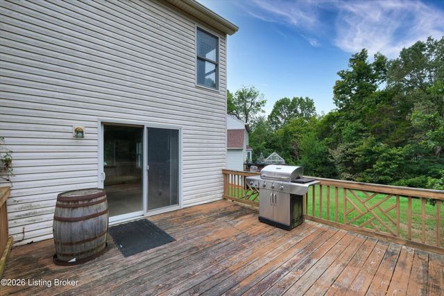 5304 Wild River Ct, Louisville, KY 40229