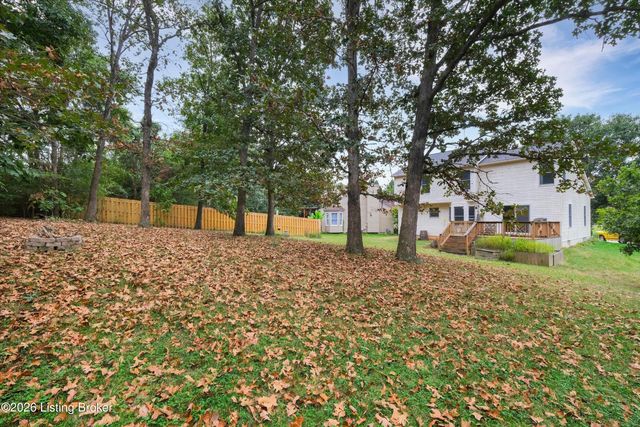 5304 Wild River Ct, Louisville, KY 40229