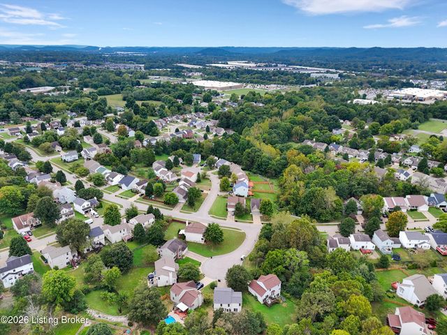 5304 Wild River Ct, Louisville, KY 40229