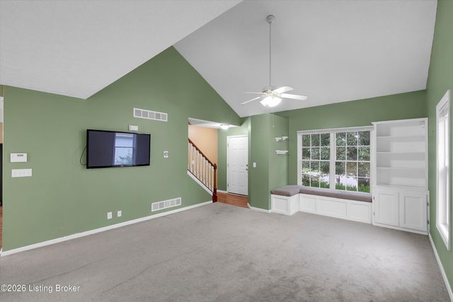 5304 Wild River Ct, Louisville, KY 40229