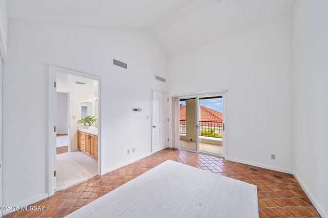 8450 N Nob Hill Drive, Tucson, AZ 85742