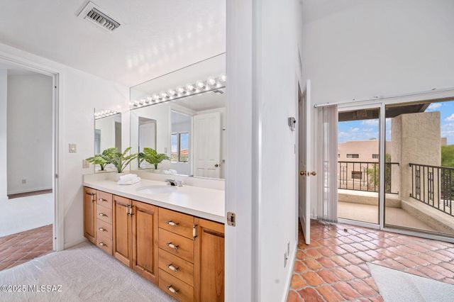 8450 N Nob Hill Drive, Tucson, AZ 85742