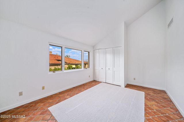 8450 N Nob Hill Drive, Tucson, AZ 85742