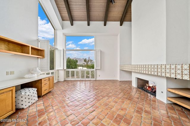 8450 N Nob Hill Drive, Tucson, AZ 85742