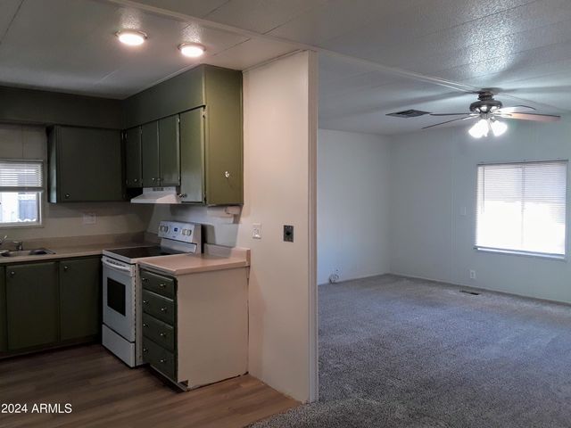 10701 N 99th Avenue 159, Peoria, AZ 85345