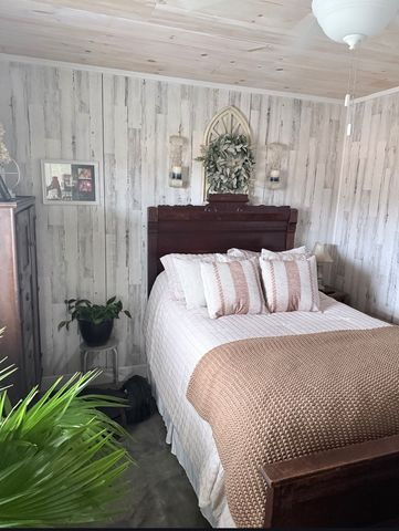 99 Busby Rd, Loretto, TN 38469