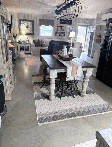 99 Busby Rd, Loretto, TN 38469