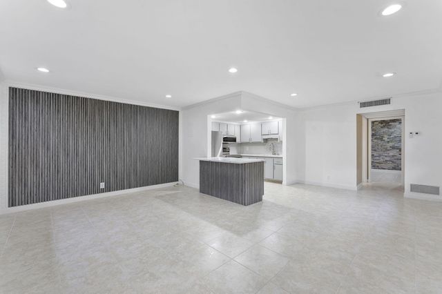 527 Brittany K, Delray Beach, FL 33446