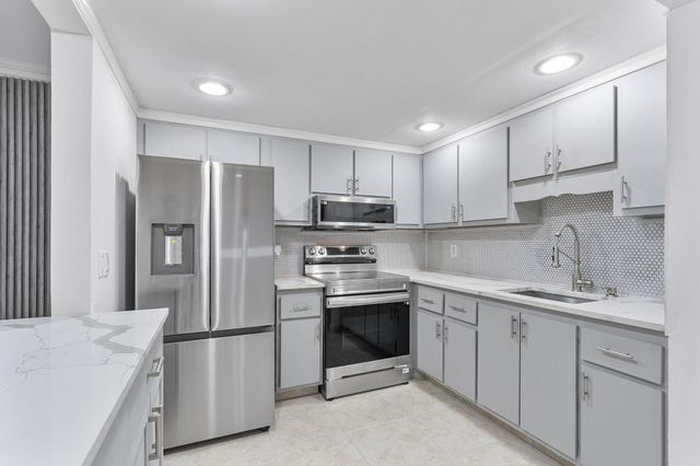 527 Brittany K, Delray Beach, FL 33446