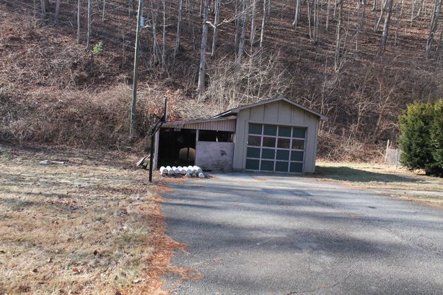 5406 Johnson Creek RD, Covington, VA 24426