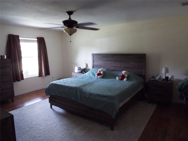 721 Midway Road, Tool, TX 75143