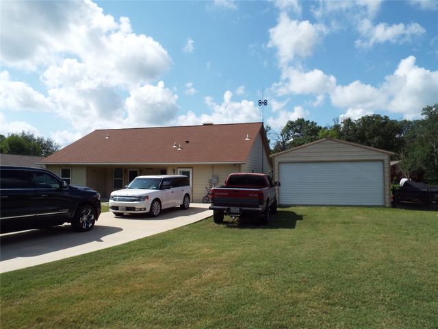 721 Midway Road, Tool, TX 75143