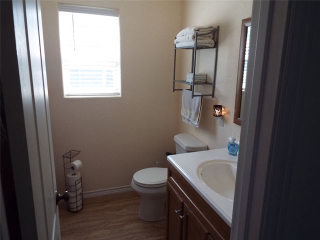 721 Midway Road, Tool, TX 75143