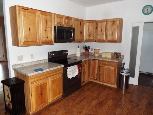 721 Midway Road, Tool, TX 75143