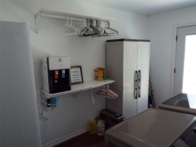 721 Midway Road, Tool, TX 75143