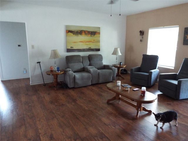 721 Midway Road, Tool, TX 75143