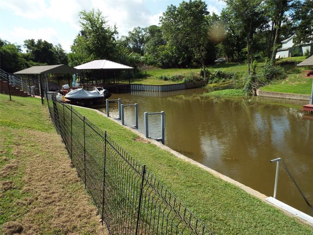 721 Midway Road, Tool, TX 75143