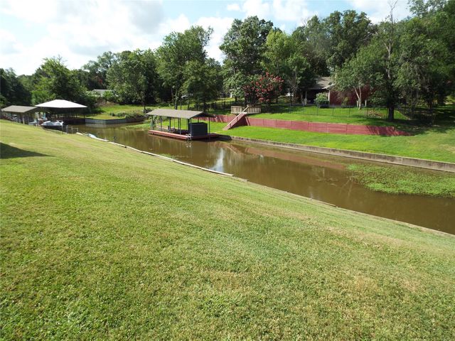 721 Midway Road, Tool, TX 75143