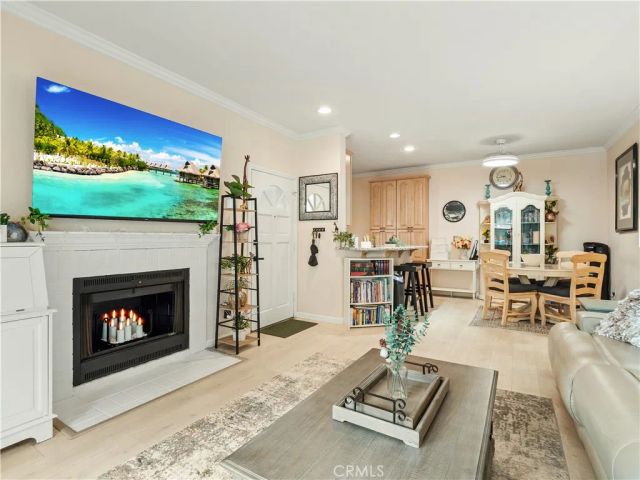 2396 Pleasant Way I, Thousand Oaks, CA 91362