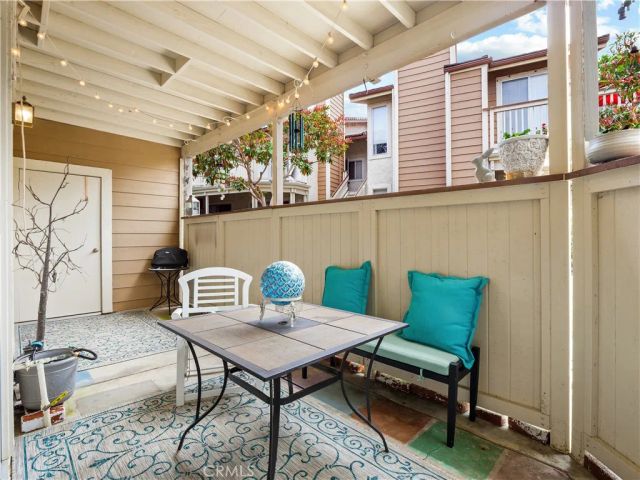 2396 Pleasant Way I, Thousand Oaks, CA 91362