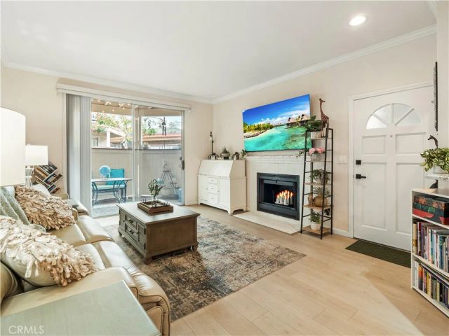 2396 Pleasant Way I, Thousand Oaks, CA 91362