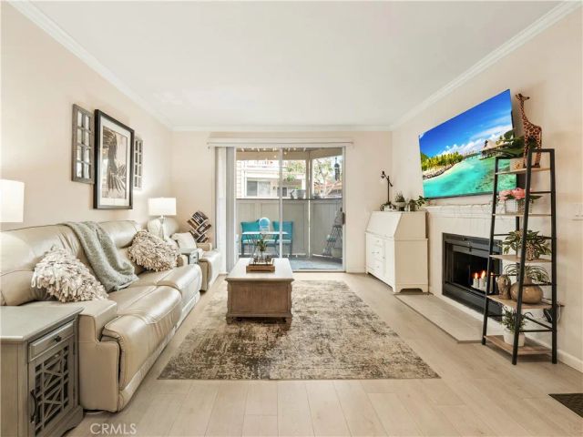 2396 Pleasant Way I, Thousand Oaks, CA 91362