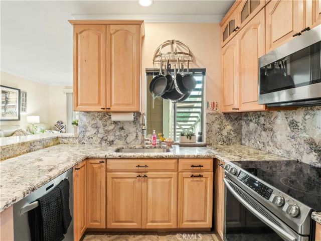 2396 Pleasant Way I, Thousand Oaks, CA 91362