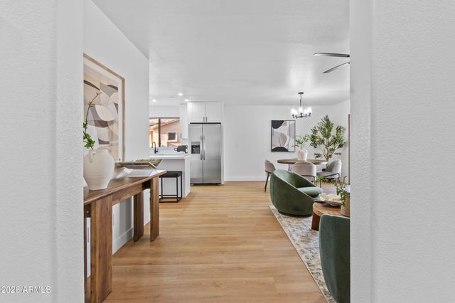 6611 S 17TH Avenue, Phoenix, AZ 85041