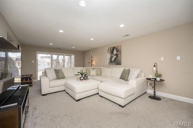 15644 Hedgeford Court, Chesterfield, MO 63017