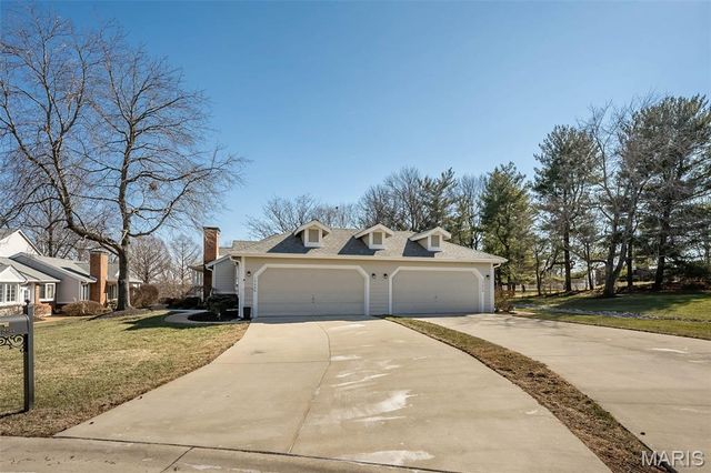 15644 Hedgeford Court, Chesterfield, MO 63017