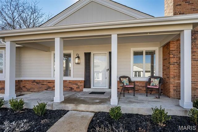 15644 Hedgeford Court, Chesterfield, MO 63017