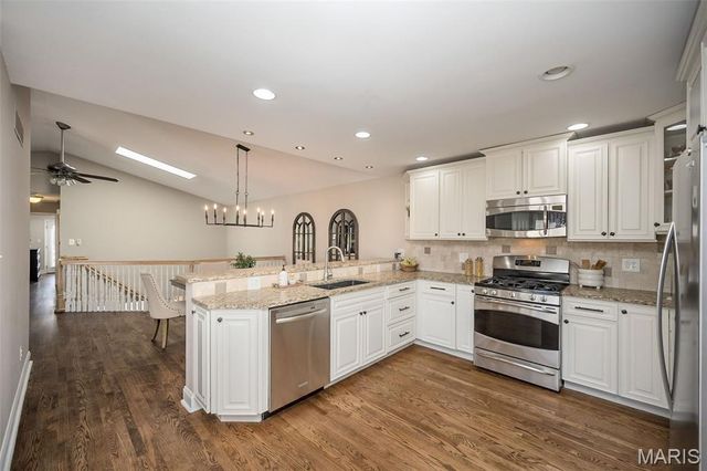 15644 Hedgeford Court, Chesterfield, MO 63017