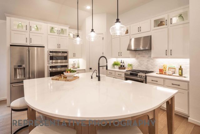 17915 Oakwood Stream Drive, Webster, TX 77598