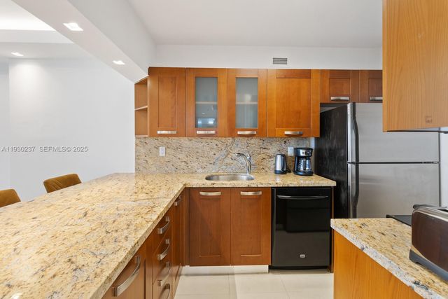 100 Lincoln Rd 543, Miami Beach, FL 33139