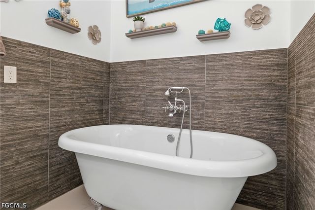 1344 NW 13th PL, Cape Coral, FL 33993