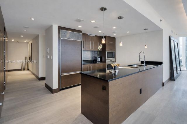 465 Brickell Ave 2101, Miami, FL 33131