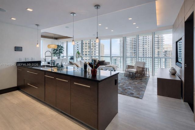 465 Brickell Ave 2101, Miami, FL 33131
