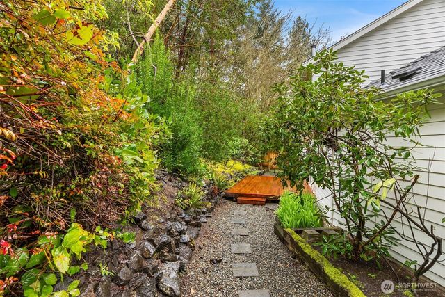 11312 Westwind Court NE, Bainbridge Island, WA 98110