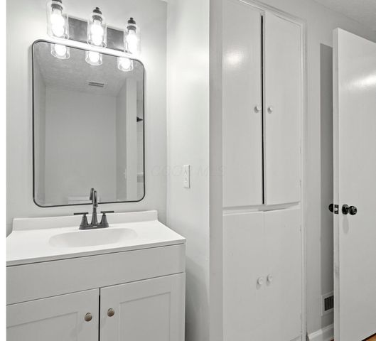 1226 Woodbrook Circle W, 144, Columbus, OH 43223