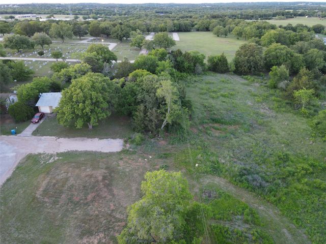 400 E Oakdale Street, Keene, TX 76059