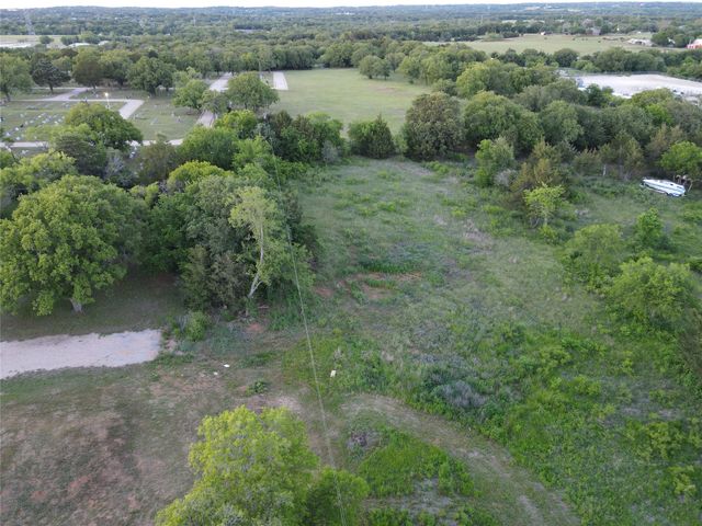 400 E Oakdale Street, Keene, TX 76059