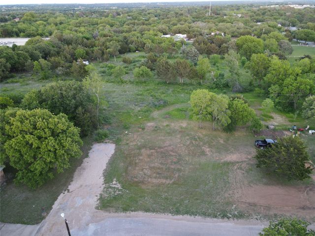 400 E Oakdale Street, Keene, TX 76059