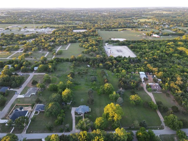 400 E Oakdale Street, Keene, TX 76059