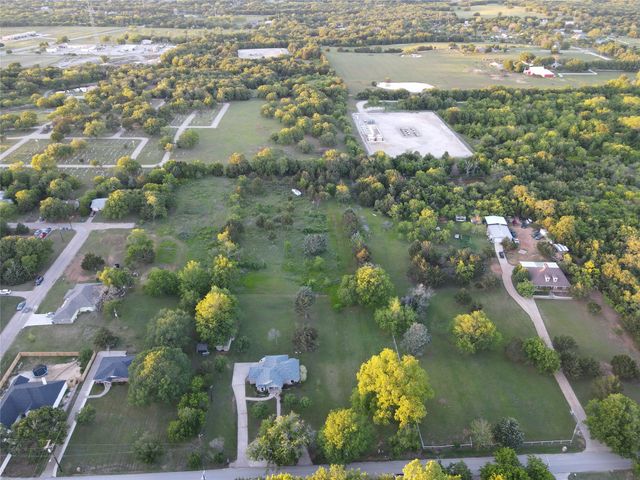 400 E Oakdale Street, Keene, TX 76059